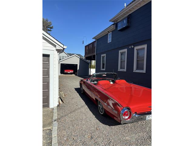 1962 Ford Thunderbird Sports Roadster (CC-2101513) for sale in Bellmore, New York