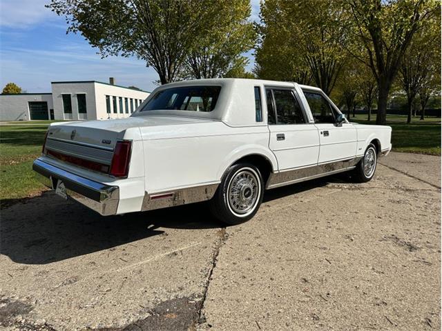 1989 Lincoln Town Car (CC-2101569) for sale in Shelby Township, Michigan