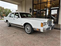 1989 Lincoln Town Car (CC-2101569) for sale in Shelby Township, Michigan