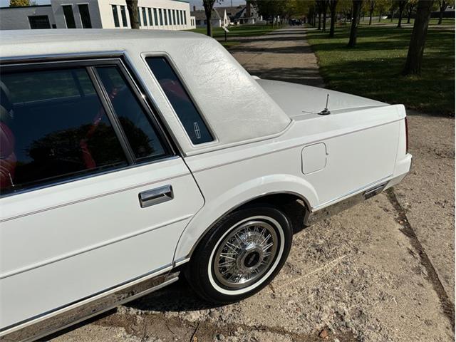 1989 Lincoln Town Car (CC-2101569) for sale in Shelby Township, Michigan