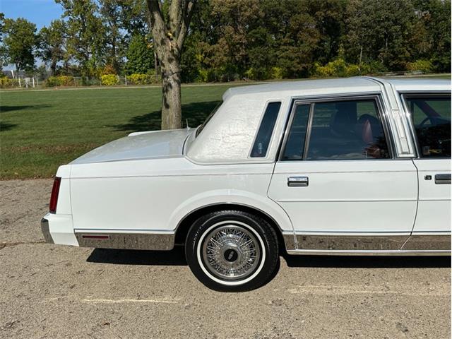 1989 Lincoln Town Car (CC-2101569) for sale in Shelby Township, Michigan