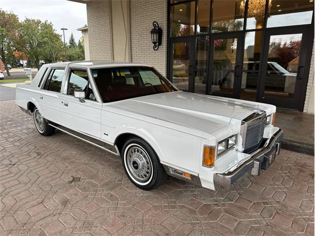 1989 Lincoln Town Car (CC-2101569) for sale in Shelby Township, Michigan