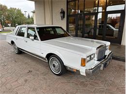1989 Lincoln Town Car (CC-2101569) for sale in Shelby Township, Michigan