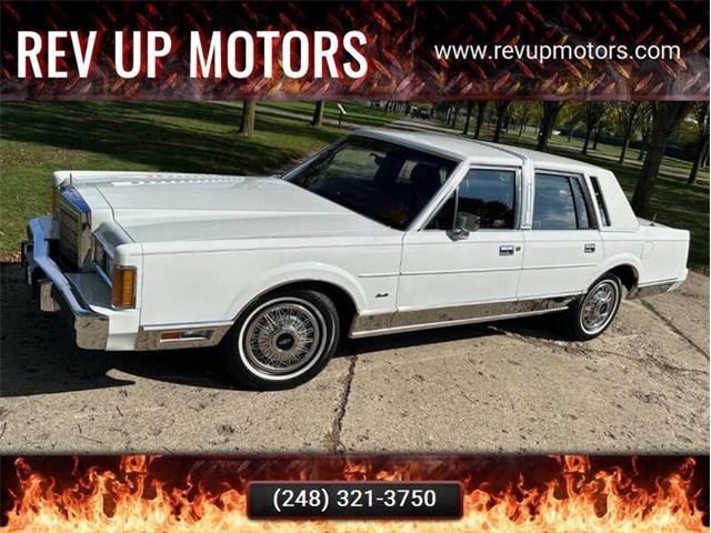 1989 Lincoln Town Car (CC-2101569) for sale in Shelby Township, Michigan