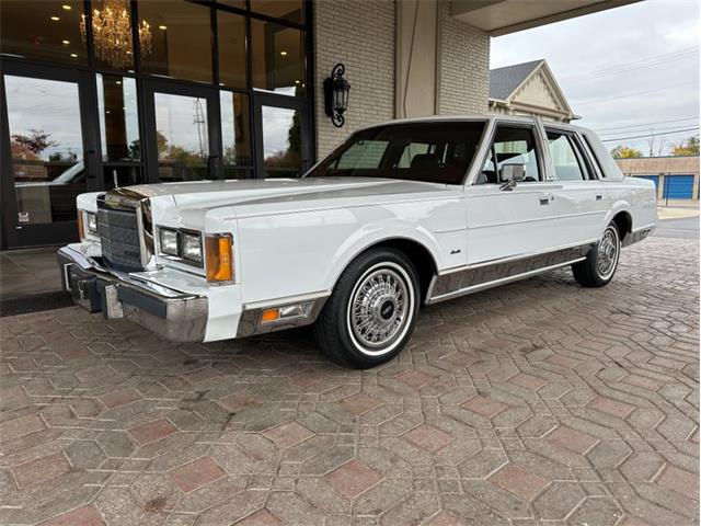 1989 Lincoln Town Car (CC-2101569) for sale in Shelby Township, Michigan