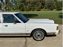 1989 Lincoln Town Car (CC-2101569) for sale in Shelby Township, Michigan