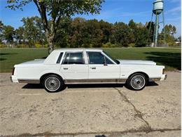 1989 Lincoln Town Car (CC-2101569) for sale in Shelby Township, Michigan