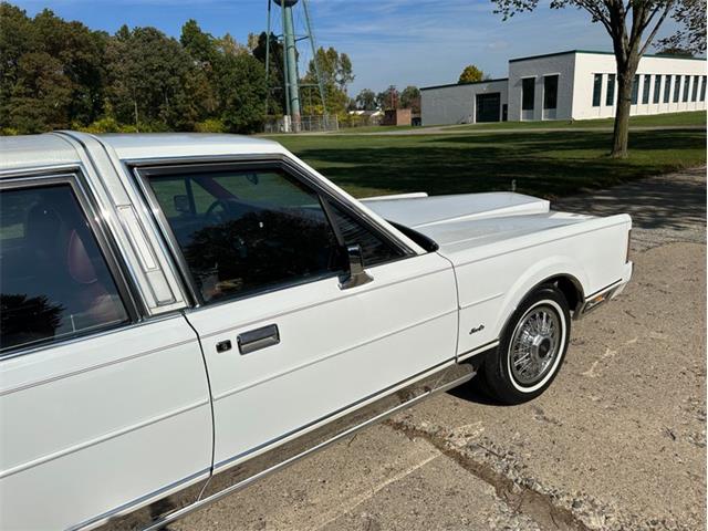 1989 Lincoln Town Car (CC-2101569) for sale in Shelby Township, Michigan