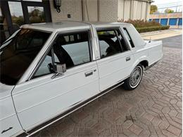 1989 Lincoln Town Car (CC-2101569) for sale in Shelby Township, Michigan