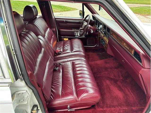 1989 Lincoln Town Car (CC-2101569) for sale in Shelby Township, Michigan