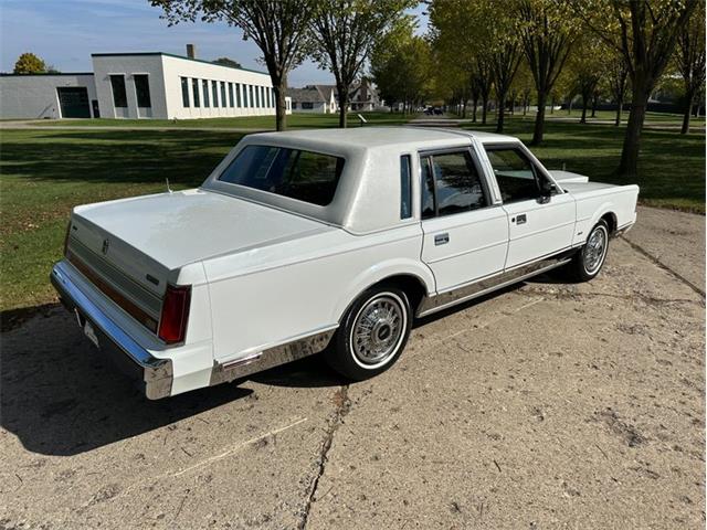 1989 Lincoln Town Car (CC-2101569) for sale in Shelby Township, Michigan