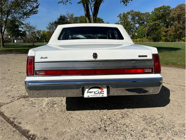 1989 Lincoln Town Car (CC-2101569) for sale in Shelby Township, Michigan