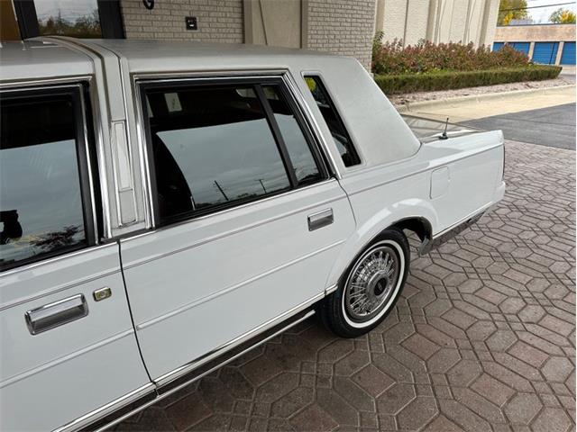 1989 Lincoln Town Car (CC-2101569) for sale in Shelby Township, Michigan