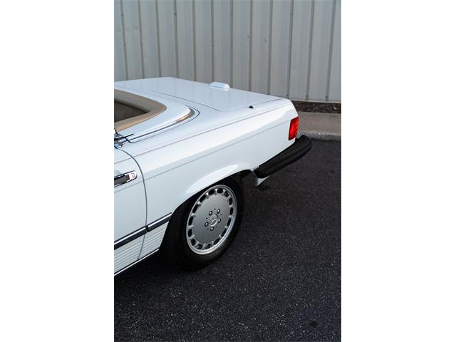 1989 Mercedes-Benz 560SL (CC-2102215) for sale in Southampton, New York