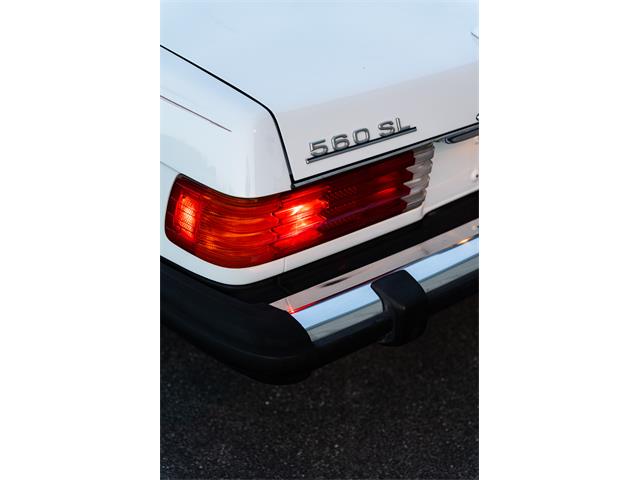 1989 Mercedes-Benz 560SL (CC-2102215) for sale in Southampton, New York