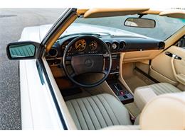 1989 Mercedes-Benz 560SL (CC-2102215) for sale in Southampton, New York