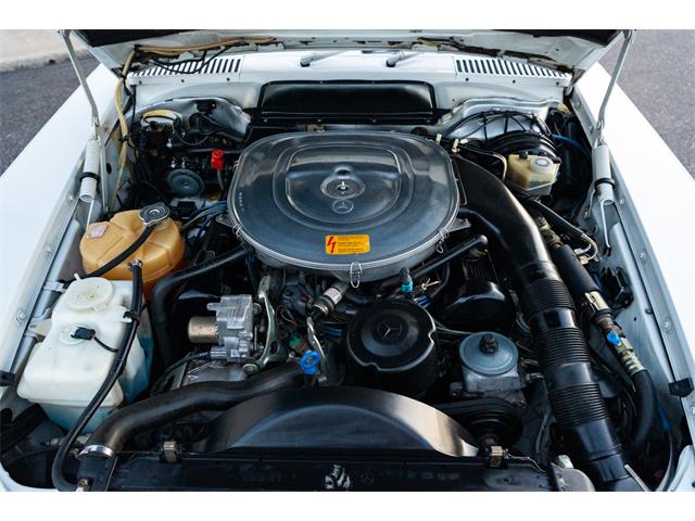 1989 Mercedes-Benz 560SL (CC-2102215) for sale in Southampton, New York