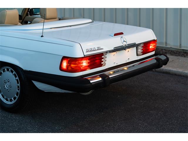 1989 Mercedes-Benz 560SL (CC-2102215) for sale in Southampton, New York