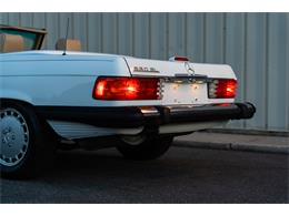 1989 Mercedes-Benz 560SL (CC-2102215) for sale in Southampton, New York