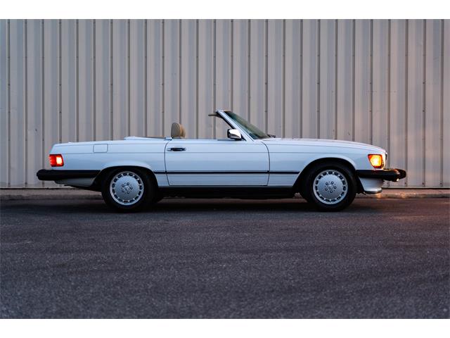 1989 Mercedes-Benz 560SL (CC-2102215) for sale in Southampton, New York