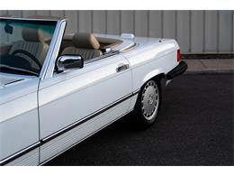 1989 Mercedes-Benz 560SL (CC-2102215) for sale in Southampton, New York