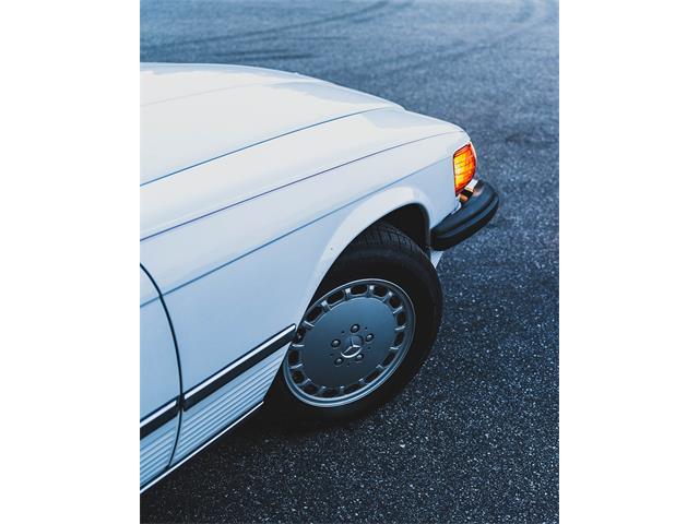 1989 Mercedes-Benz 560SL (CC-2102215) for sale in Southampton, New York