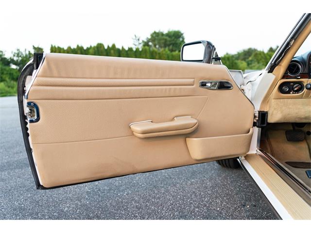 1989 Mercedes-Benz 560SL (CC-2102215) for sale in Southampton, New York