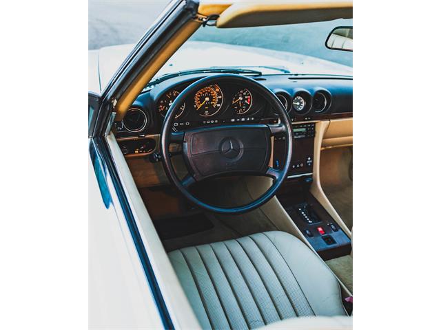 1989 Mercedes-Benz 560SL (CC-2102215) for sale in Southampton, New York