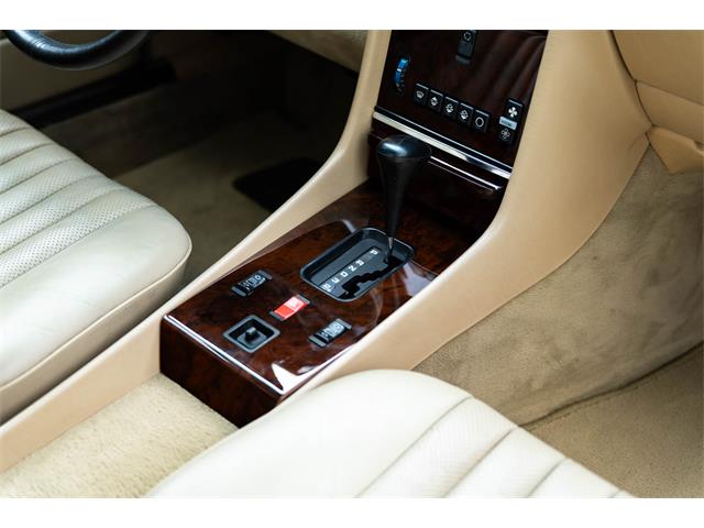 1989 Mercedes-Benz 560SL (CC-2102215) for sale in Southampton, New York