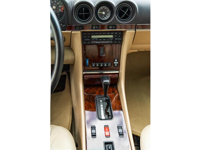 1989 Mercedes-Benz 560SL (CC-2102215) for sale in Southampton, New York