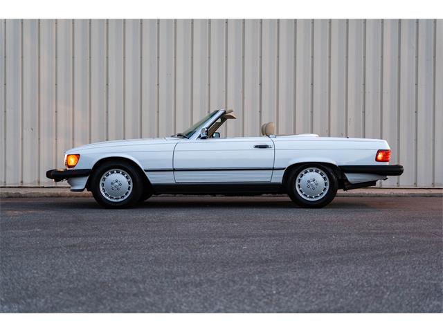 1989 Mercedes-Benz 560SL (CC-2102215) for sale in Southampton, New York