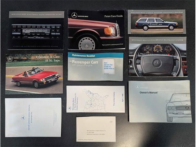 1989 Mercedes-Benz 560SL (CC-2102215) for sale in Southampton, New York