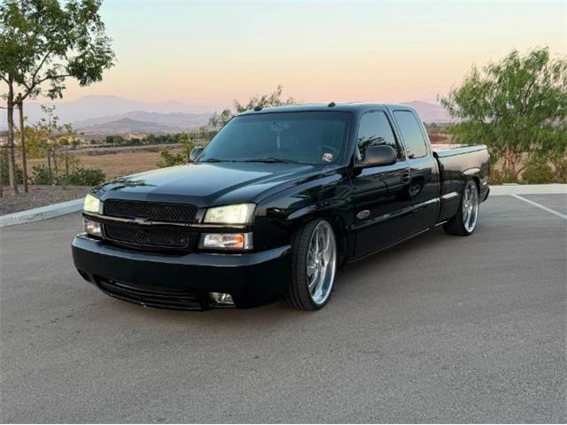 2004 Chevrolet Silverado (CC-2102305) for sale in Cadillac, Michigan