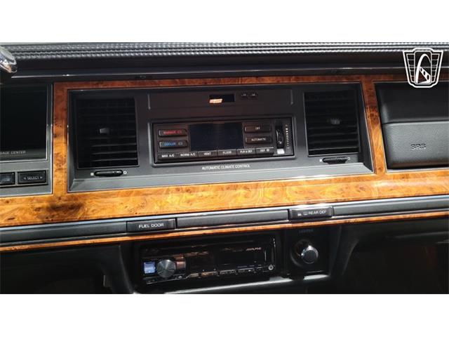 1993 Lincoln Town Car (CC-2102348) for sale in Dearborn, Michigan