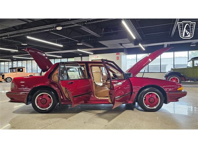 1989 Pontiac Bonneville (CC-2102364) for sale in Dearborn, Michigan