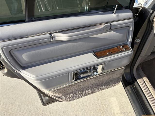 1988 Lincoln Town Car (CC-2102405) for sale in Statesville, North Carolina