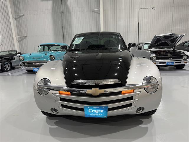 2006 Chevrolet SSR (CC-2102536) for sale in Watford, Ontario