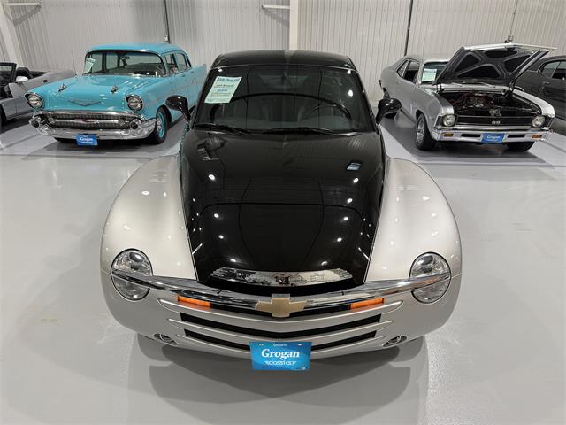 2006 Chevrolet SSR (CC-2102536) for sale in Watford, Ontario