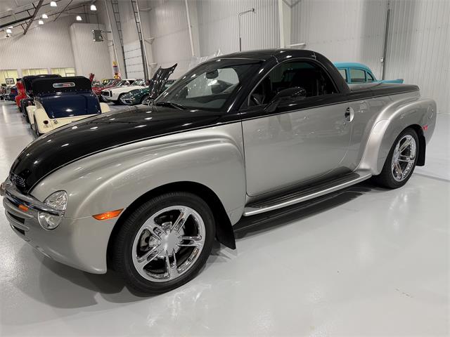2006 Chevrolet SSR (CC-2102536) for sale in Watford, Ontario