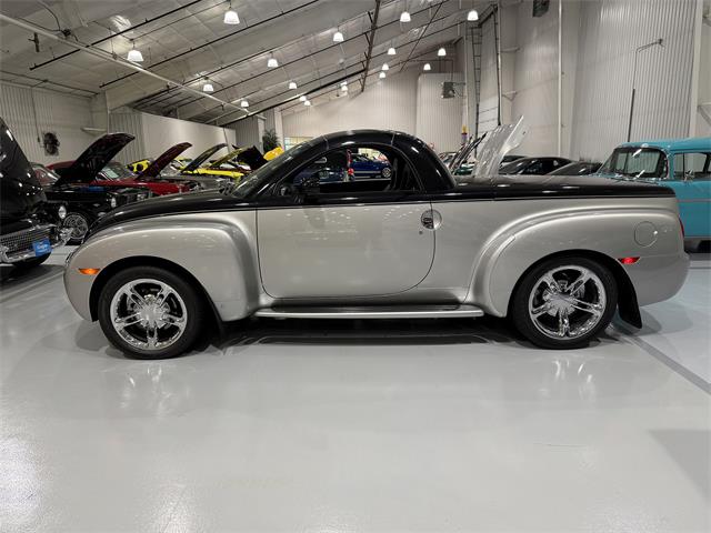 2006 Chevrolet SSR (CC-2102536) for sale in Watford, Ontario