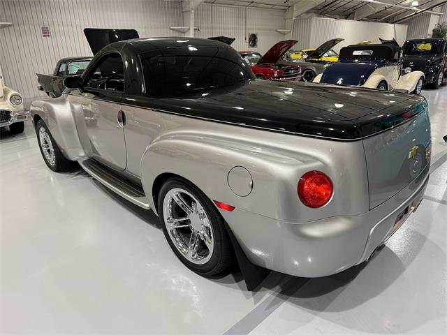 2006 Chevrolet SSR (CC-2102536) for sale in Watford, Ontario