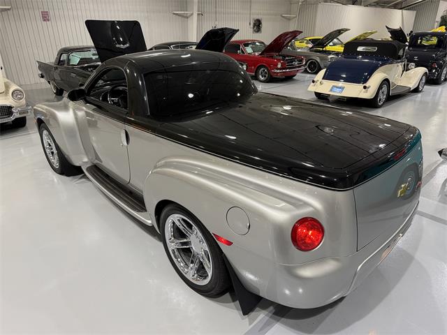 2006 Chevrolet SSR (CC-2102536) for sale in Watford, Ontario