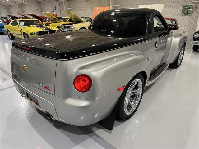 2006 Chevrolet SSR (CC-2102536) for sale in Watford, Ontario