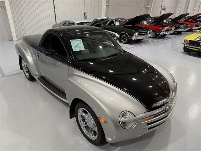 2006 Chevrolet SSR (CC-2102536) for sale in Watford, Ontario