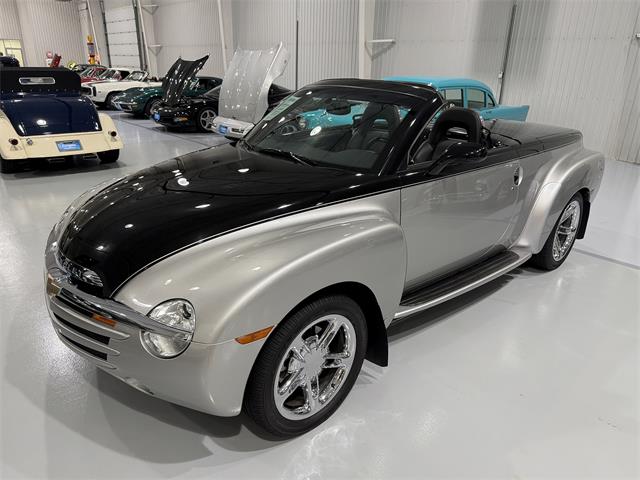 2006 Chevrolet SSR (CC-2102536) for sale in Watford, Ontario