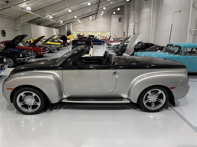 2006 Chevrolet SSR (CC-2102536) for sale in Watford, Ontario