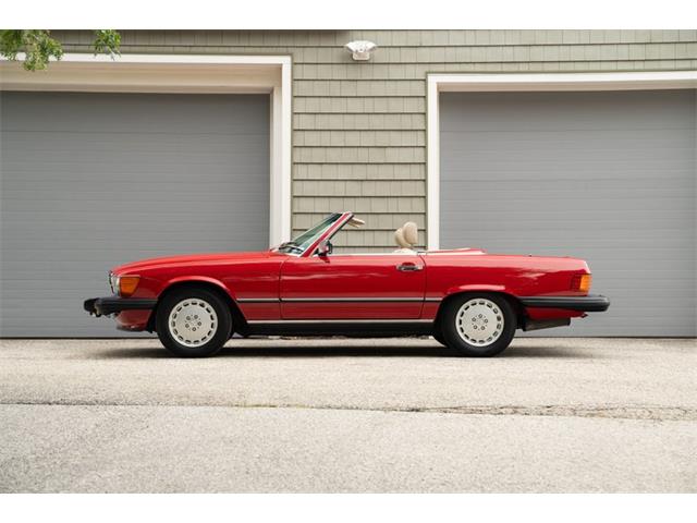 1989 Mercedes-Benz 560 (CC-2103132) for sale in Wayne, Pennsylvania