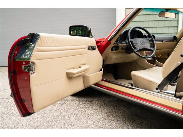1989 Mercedes-Benz 560 (CC-2103132) for sale in Wayne, Pennsylvania