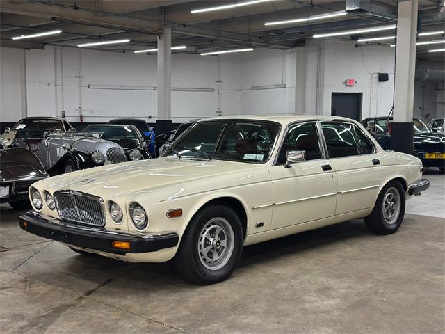 1987 Jaguar XJ (CC-2103298) for sale in Huntington Station, New York