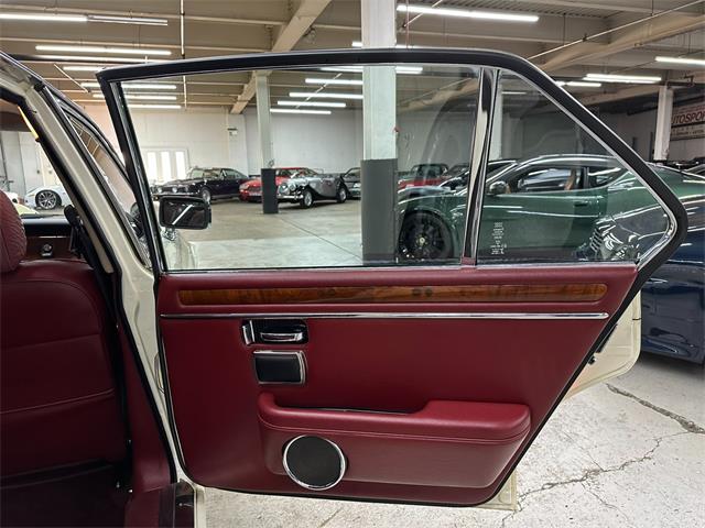 1987 Jaguar XJ (CC-2103298) for sale in Huntington Station, New York